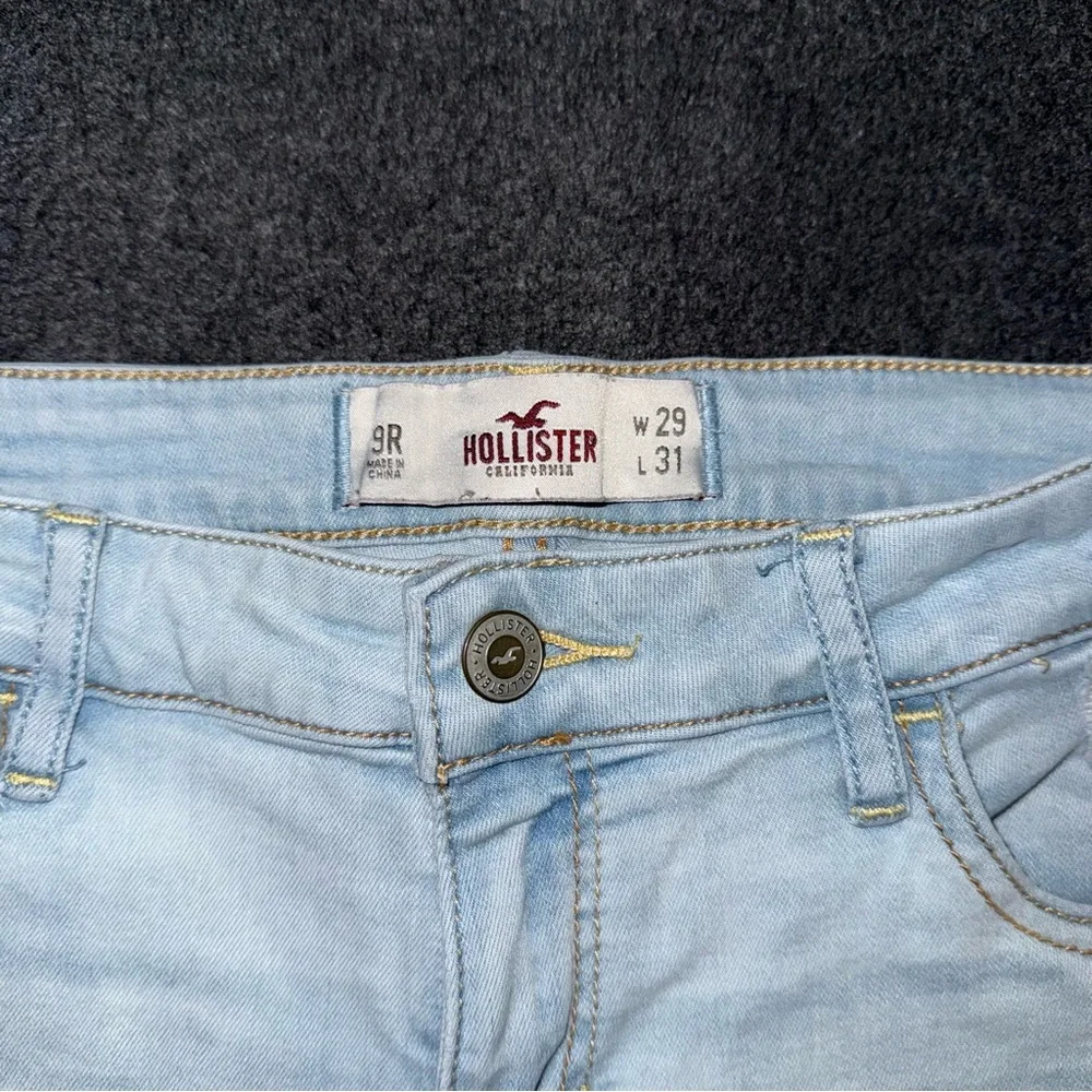 Hollister Low Rise Micro Mini Jean Shorts Light Wash Distressed y2k Sz 9 / 29